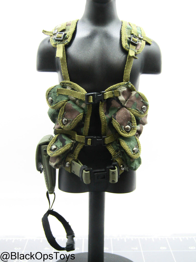 Load image into Gallery viewer, Bam 1/6 Woodland Camo Survival Vest w/Pistol (Dragon)
