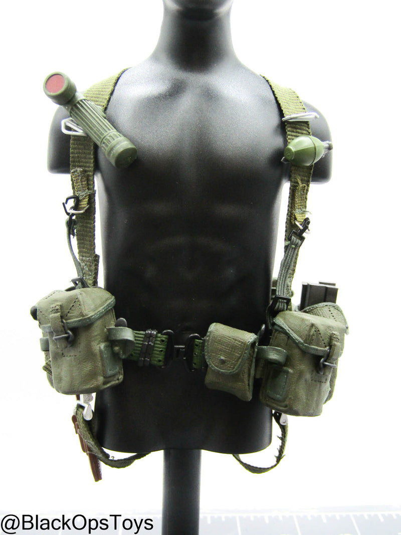 Load image into Gallery viewer, Bam 1/6 Vietnam Rivet Belt w/Harness, Pouch &amp; Gear Set (Dragon)
