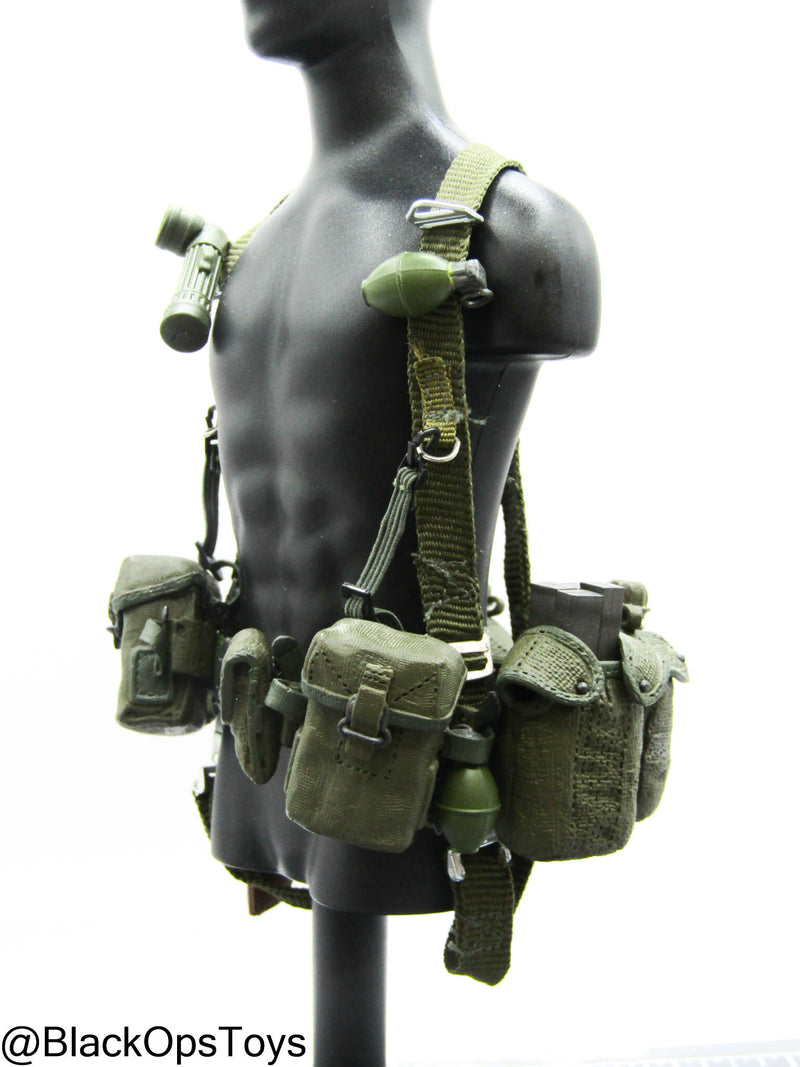 Load image into Gallery viewer, Bam 1/6 Vietnam Rivet Belt w/Harness, Pouch &amp; Gear Set (Dragon)
