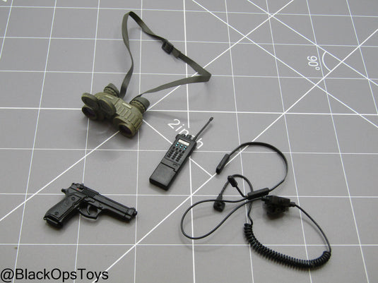 Bam 1/6 Pistol w/Radio & Binocular Set (Hot Toys)