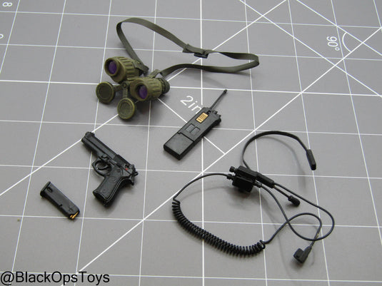 Bam 1/6 Pistol w/Radio & Binocular Set (Hot Toys)