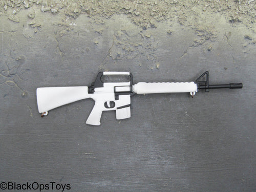 White M16