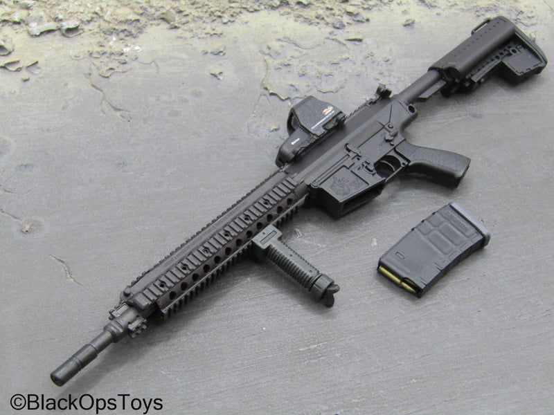 Load image into Gallery viewer, Weapons Collection - Black 308 Assault Rifle w/EO-Tech Sight &amp; Grip
