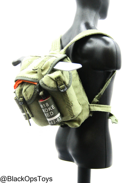 Vietnam Team Leader - Backpack w/Smoke Grenades & Machete