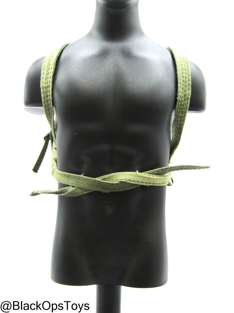 Load image into Gallery viewer, Vietnam Team Leader - Backpack w/Smoke Grenades &amp; Machete
