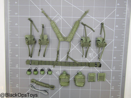 Vietnam B-52 Bullseye - Rivet Belt w/Harness & Pouch Set