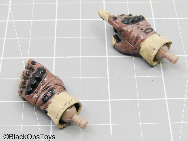 Load image into Gallery viewer, Brown &amp; Tan Gloved Hands w/Pegs
