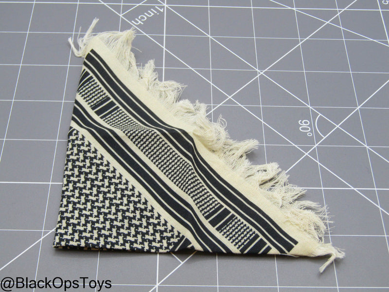 Load image into Gallery viewer, Bravo 0-7 Strike - Shemagh
