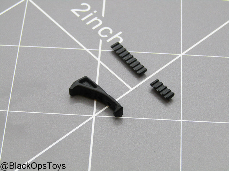 Load image into Gallery viewer, Bravo 0-7 Strike - Angled Foregrip w/Rail Set
