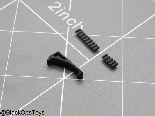 Bravo 0-7 Strike - Angled Foregrip w/Rail Set