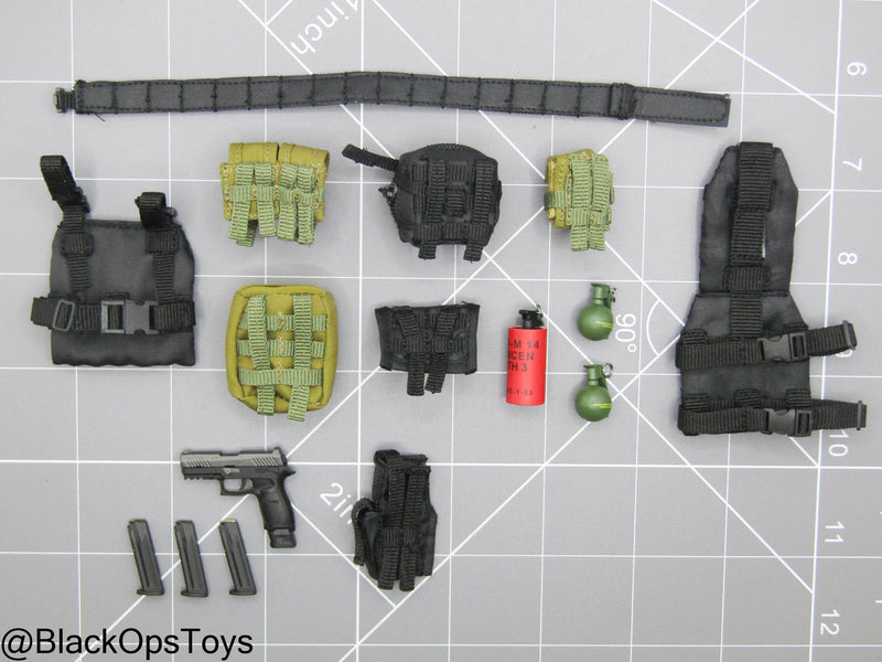 Load image into Gallery viewer, Bravo 0-7 Strike - Battle Belt Set w/Pistol
