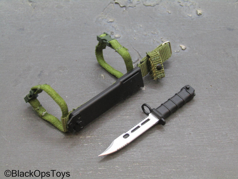 Load image into Gallery viewer, PLA NMC Combat Diver - Bayonet w/Sheath
