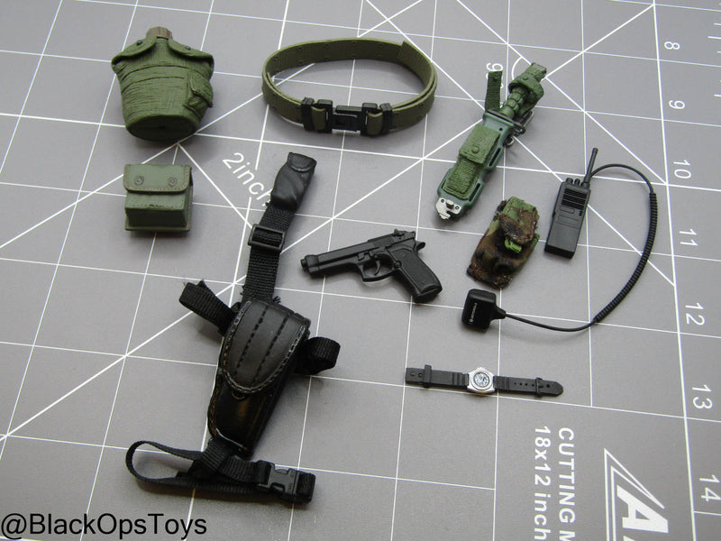 Load image into Gallery viewer, Bam 1/6 Rivet Belt w/Pouch &amp; Pistol Set
