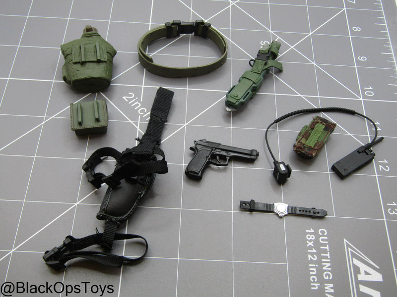 Load image into Gallery viewer, Bam 1/6 Rivet Belt w/Pouch &amp; Pistol Set
