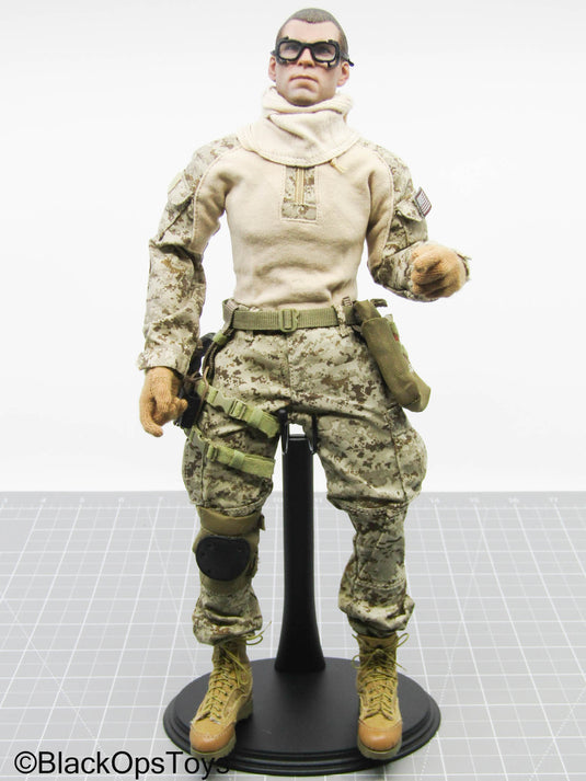 Black Figure Stand (READ DESC)