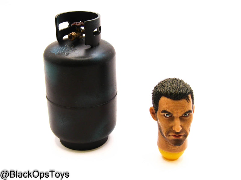 Load image into Gallery viewer, Gas Canister w/Male Head Sculpt Type 1 - MINT IN BOX
