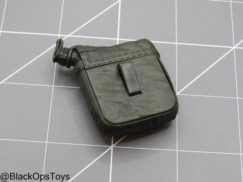 Load image into Gallery viewer, Bam 1/6 Molded 2 QT Canteen w/Pouch
