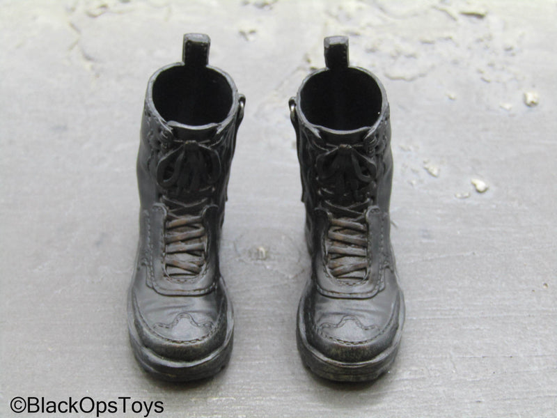 Load image into Gallery viewer, Black Female Boots (Peg Type)
