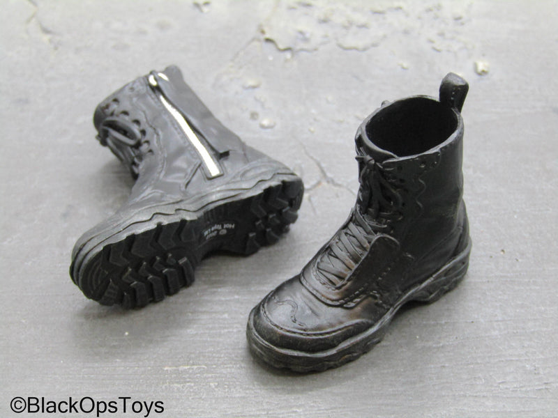 Load image into Gallery viewer, Black Female Boots (Peg Type)
