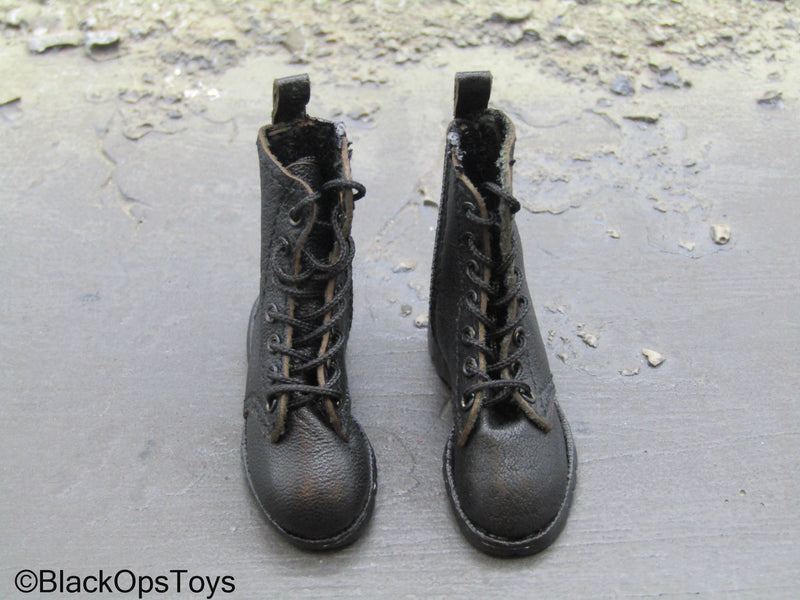 Load image into Gallery viewer, Black Female Combat Boots (Foot Type)
