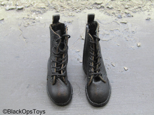 Black Female Combat Boots (Foot Type)
