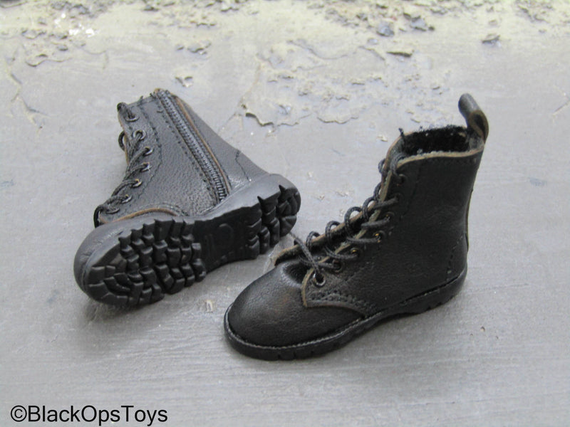 Load image into Gallery viewer, Black Female Combat Boots (Foot Type)
