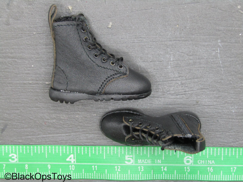 Load image into Gallery viewer, Black Female Combat Boots (Foot Type)
