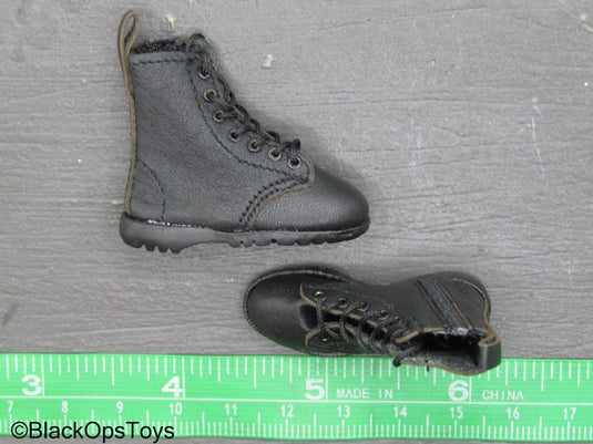 Black Female Combat Boots (Foot Type)