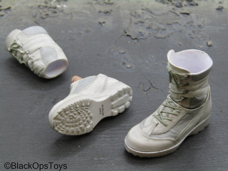 Load image into Gallery viewer, Black Widow - Yelena - White 2-Part Combat Boots (Peg Type)
