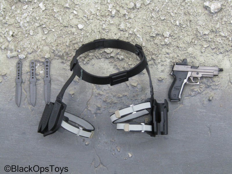 Load image into Gallery viewer, Black Widow - Yelena - Pistol w/Drop Leg Holster &amp; Belt Set w/Knives
