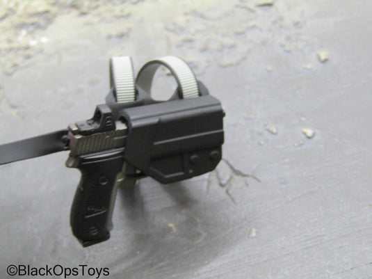 Black Widow - Yelena - Pistol w/Drop Leg Holster & Belt Set w/Knives
