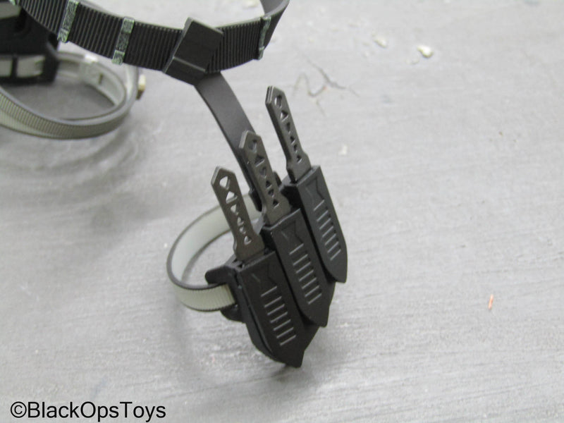 Load image into Gallery viewer, Black Widow - Yelena - Pistol w/Drop Leg Holster &amp; Belt Set w/Knives
