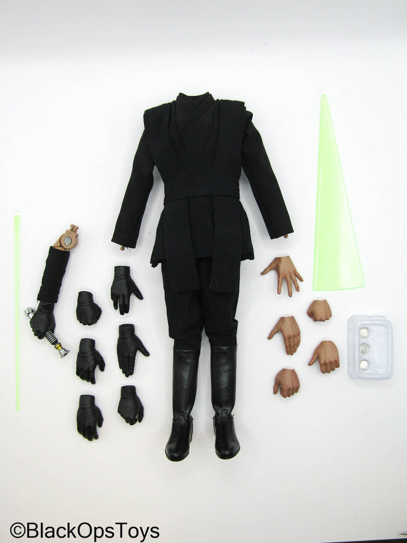 Load image into Gallery viewer, Star Wars - Luke Skywalker - Male Dressed Body w/Hands &amp; Lightsaber Arm
