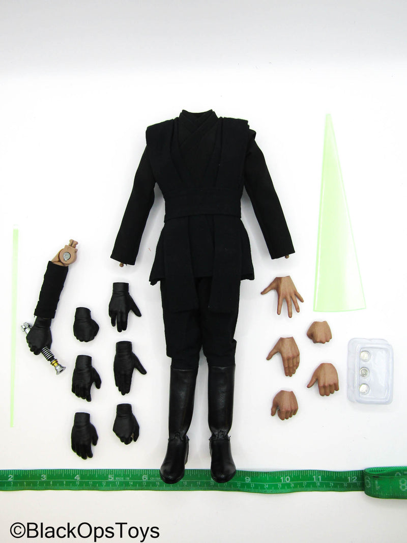 Load image into Gallery viewer, Star Wars - Luke Skywalker - Male Dressed Body w/Hands &amp; Lightsaber Arm
