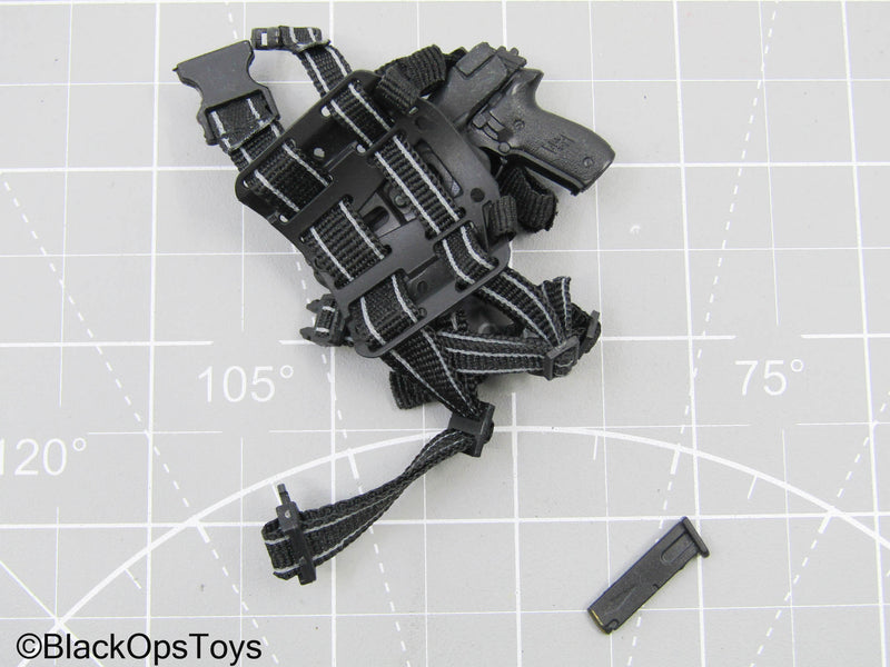 Load image into Gallery viewer, SIG P226 Pistol w/Drop Leg Holster
