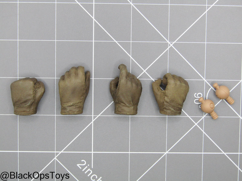 Load image into Gallery viewer, Indiana Jones ROTLA - Brown Gloved Hand Set (x4)
