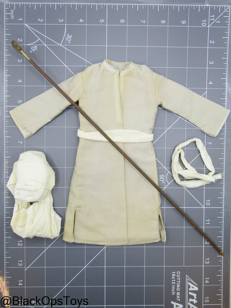Load image into Gallery viewer, Indiana Jones ROTLA - Arab Garb &amp; Headscarf w/Staff of Ra &amp; Map Set
