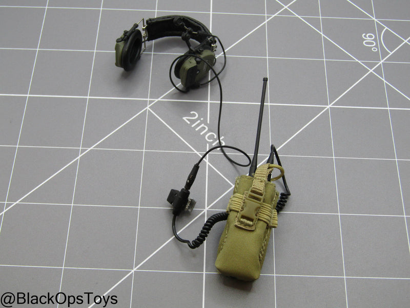 Load image into Gallery viewer, Bam 1/6 Radio w/Headset &amp; Pouch
