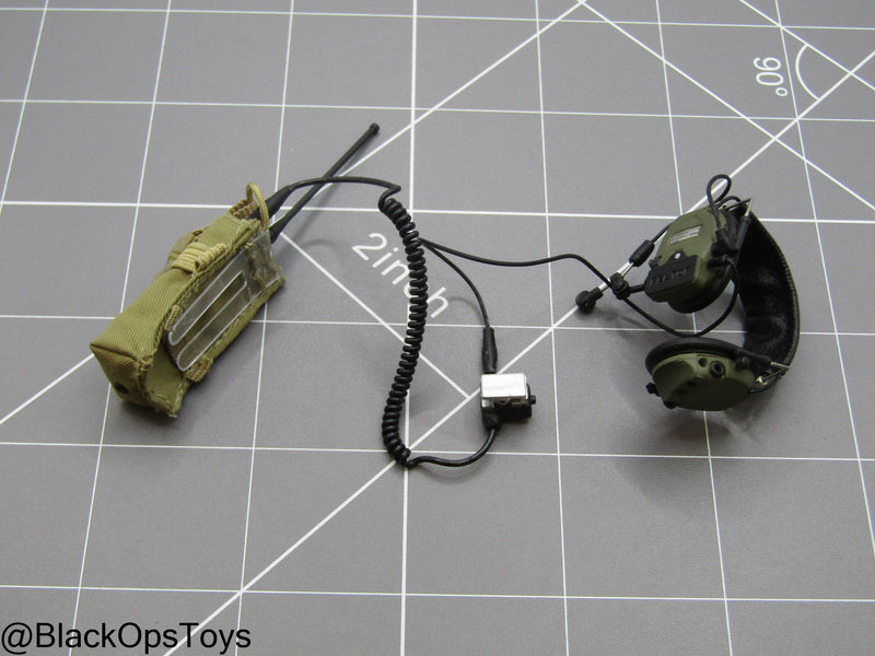 Load image into Gallery viewer, Bam 1/6 Radio w/Headset &amp; Pouch

