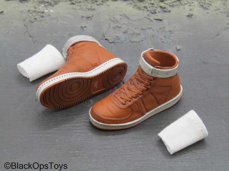 Load image into Gallery viewer, BTTF - Doc Brown - Brown Shoes w/White Socks (Peg Type)
