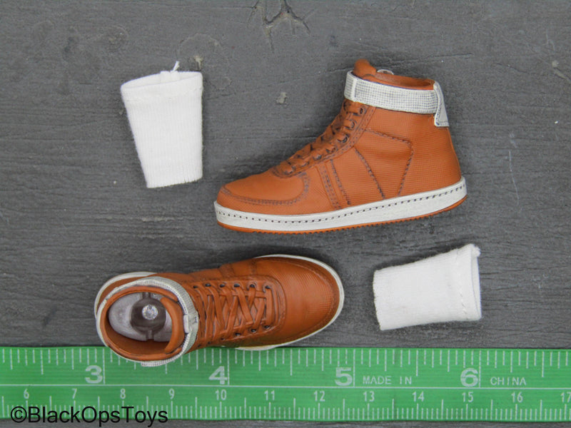Load image into Gallery viewer, BTTF - Doc Brown - Brown Shoes w/White Socks (Peg Type)
