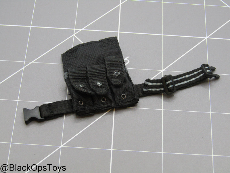 Load image into Gallery viewer, Drop Leg Triple Cell Magazine Pouch
