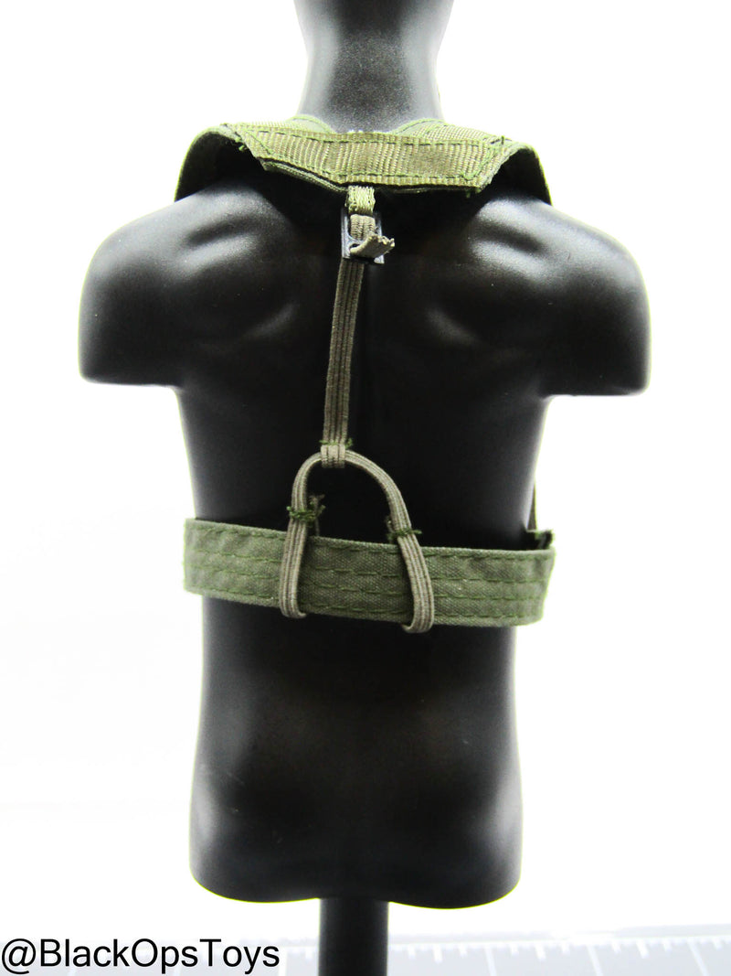 Load image into Gallery viewer, Bam 1/6 Vietnam Era OD Green Belt &amp; Harness
