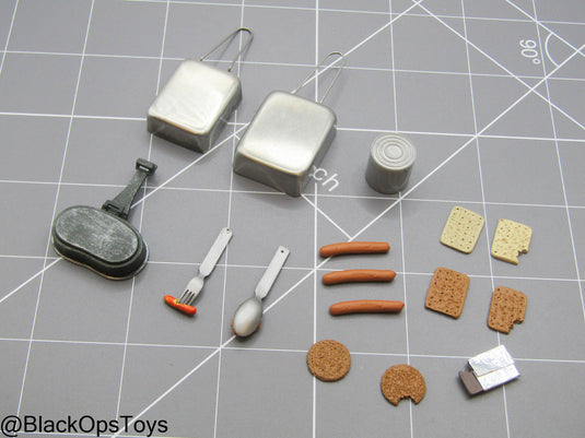 Bam 1/6 WWII Era Mess Tin, Utensils, & Food Set