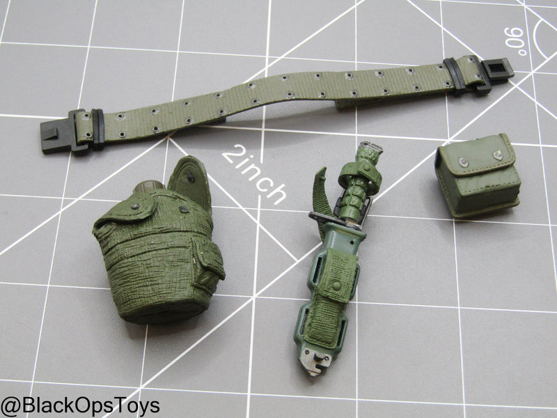 Load image into Gallery viewer, Rivet Belt w/Molded Pouches (READ DESC)
