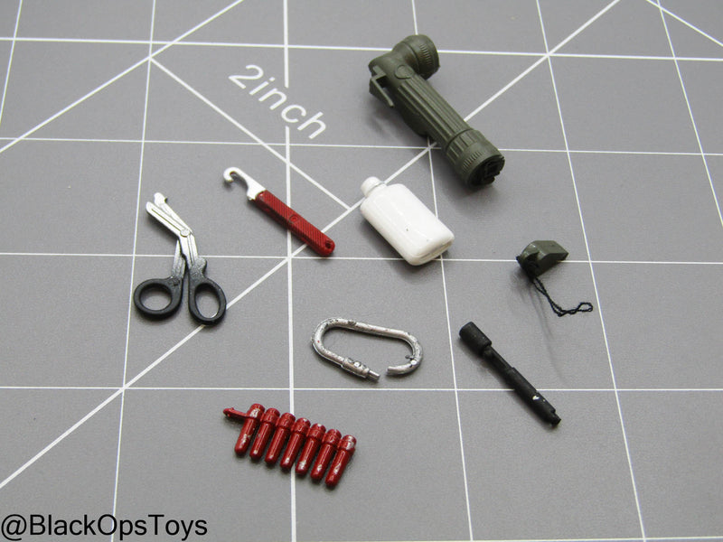 Load image into Gallery viewer, Bam 1/6 Vietnam Era Pilot Gear Set
