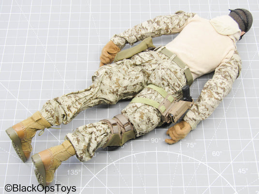 USMC Male AOR1 Camo Dressed Body w/Black Pistol & Accessories