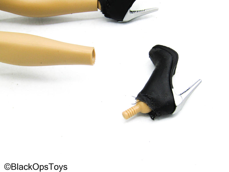 Load image into Gallery viewer, TDKR - Selina Kyle - Female Base Body w/Shoes (READ DESC)
