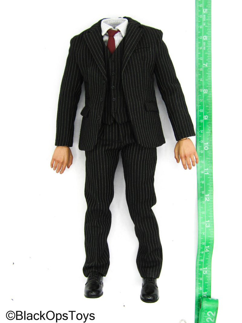 Load image into Gallery viewer, The Dark Knight - Bruce Wayne - Base Body w/Suit Set &amp; Hands
