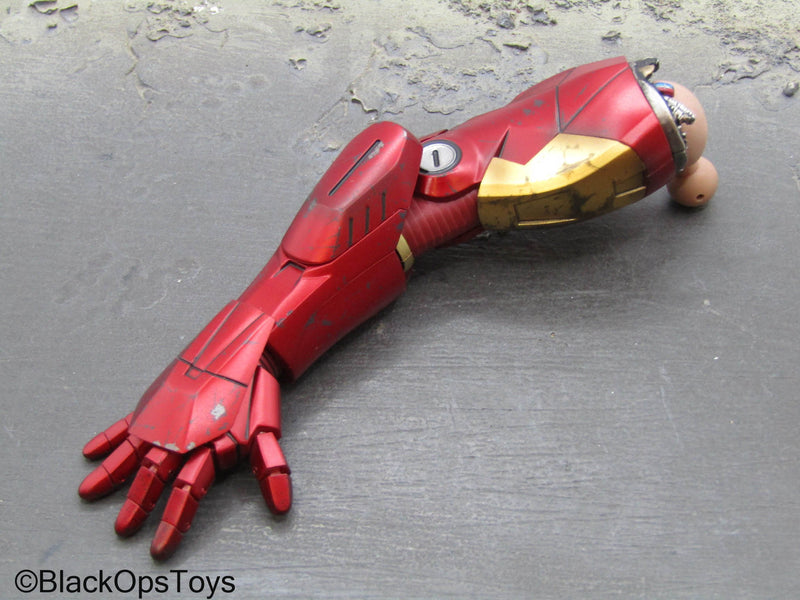 Load image into Gallery viewer, Iron Man 3 - Pepper Pots - Female Body w/Iron Man Arm &amp; High Heel Shoes
